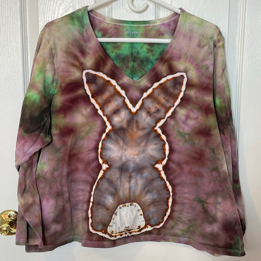 Tie dye ladies' long sleeve shirt v neck bunny butt XXLP